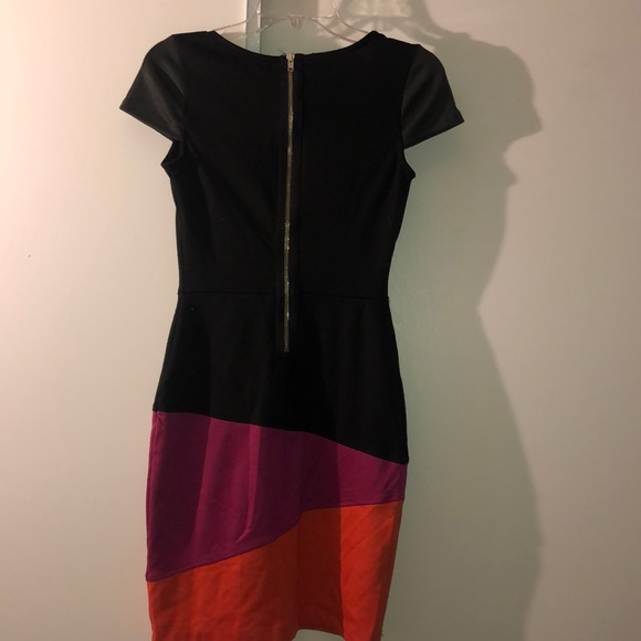 Dress - Picture 4 of 7